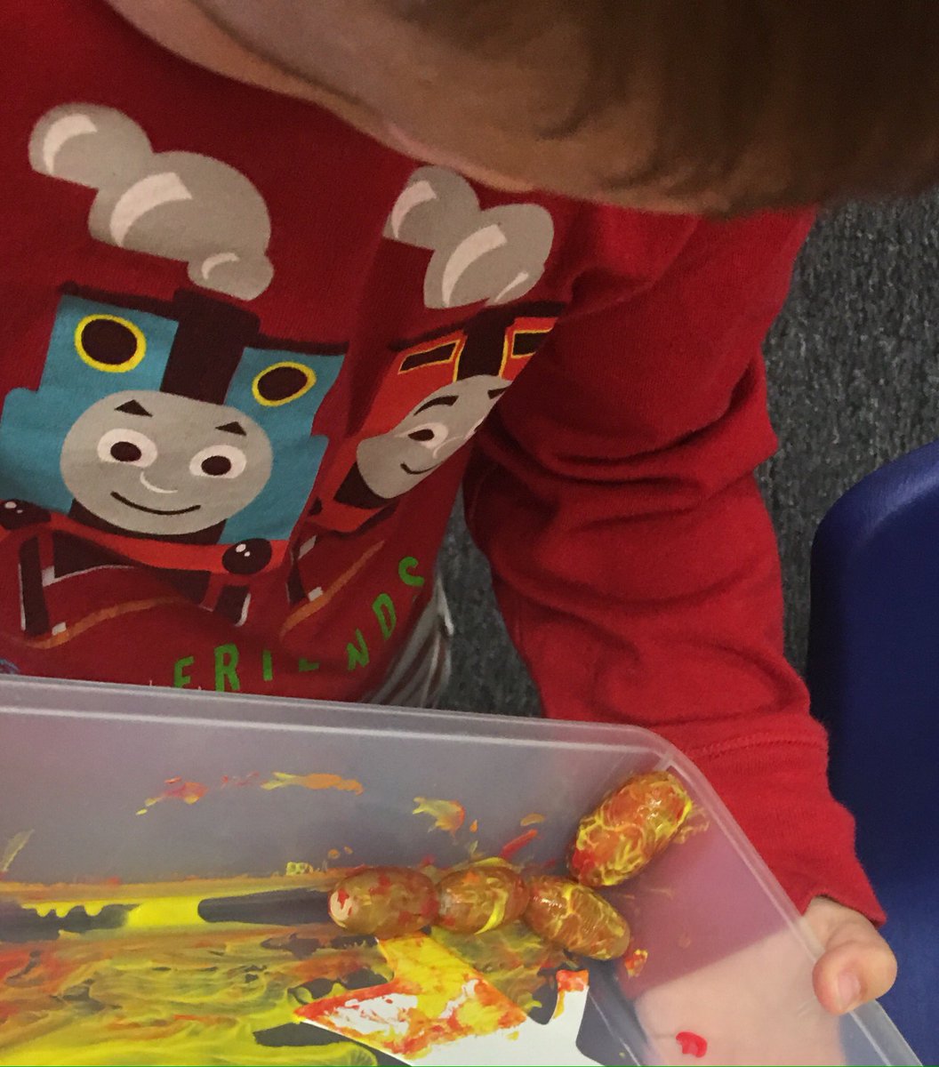 BreitePreK's tweet photo. #acornfun #welovefall #artandscience #ilssc https://t.co/gwDWE1Kybd