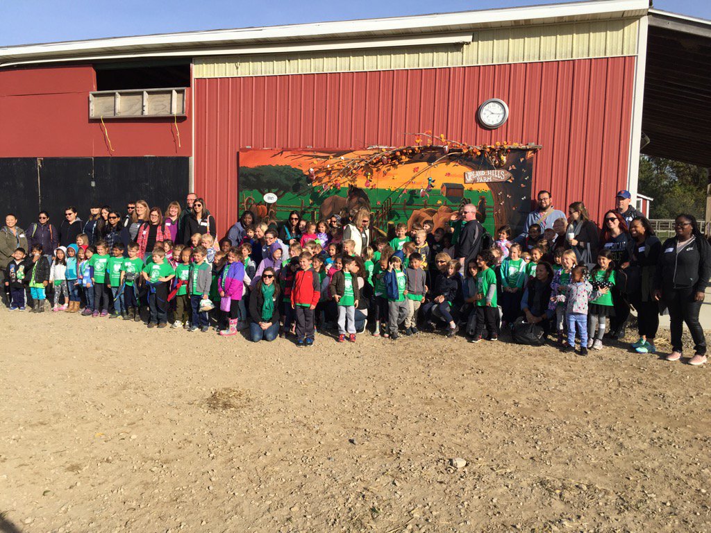 MrsRuterbusch's tweet photo. TU farm trip... here we go!!! #TroyUnion https://t.co/1aRt9XxRYT