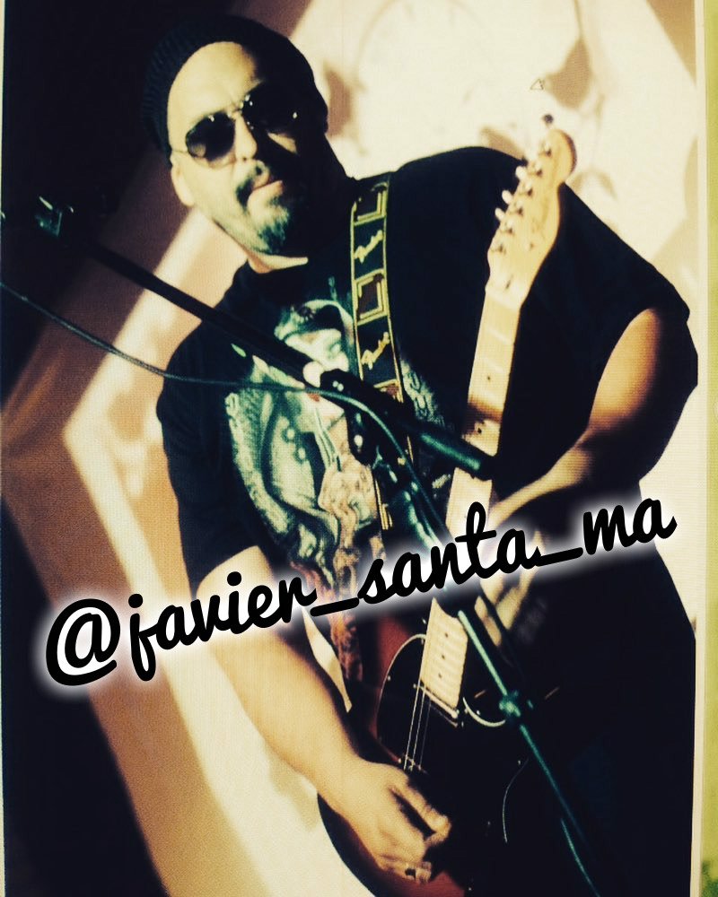 Agustina_Guma's tweet photo. Dejo mi #Voto para @javier_santa_ma #Artitazo 🇨🇱🎤🎸#Quemame #Temazo 🎶🎵😘  https://t.co/GBHOJQN5w2 … … … … … #lsm2017 https://t.co/jetBAp5QdX