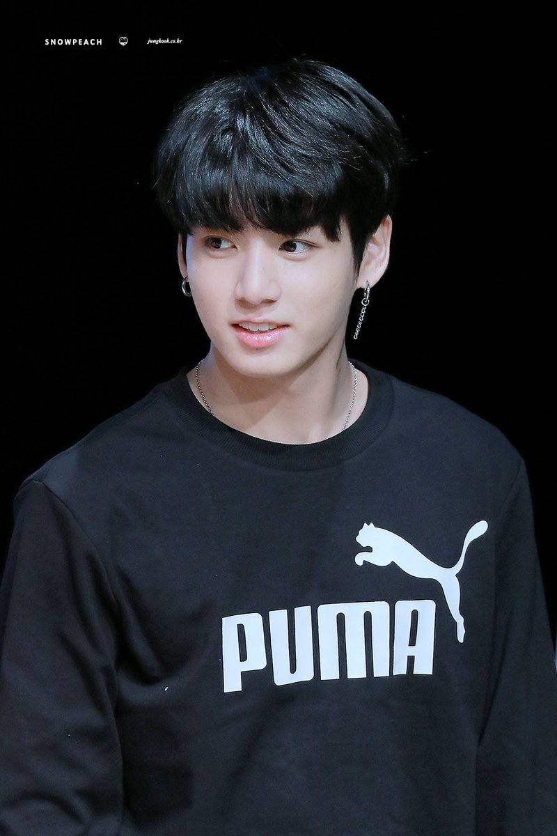 JUNGKOOKcokr's tweet photo. 171019
21살 = 17살 
#정국 @BTS_twt  
https://t.co/0utCNV0y3U
https://t.co/fIhbkegDef
https://t.co/CQmDW7aMlh
https://t.co/wH40rE9YqV https://t.co/ym6dCr2QAc