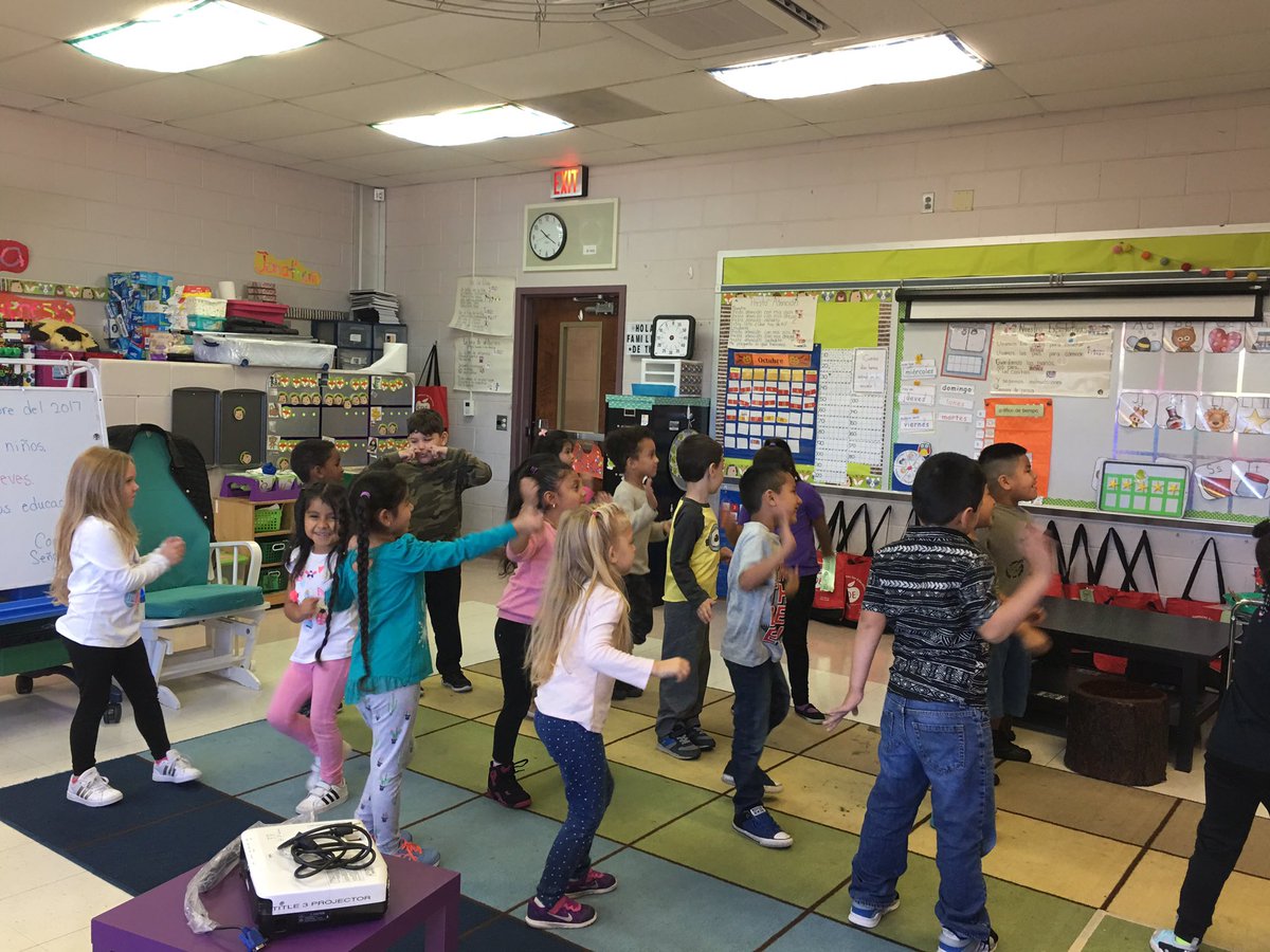 RoramaRuth's tweet photo. Brain breaks w/ @GoNoodle are a great way to take a break and refocus. @Amyteachesk @pamhernandez_4 @jamesburgschool https://t.co/Yu4wgMYB5E