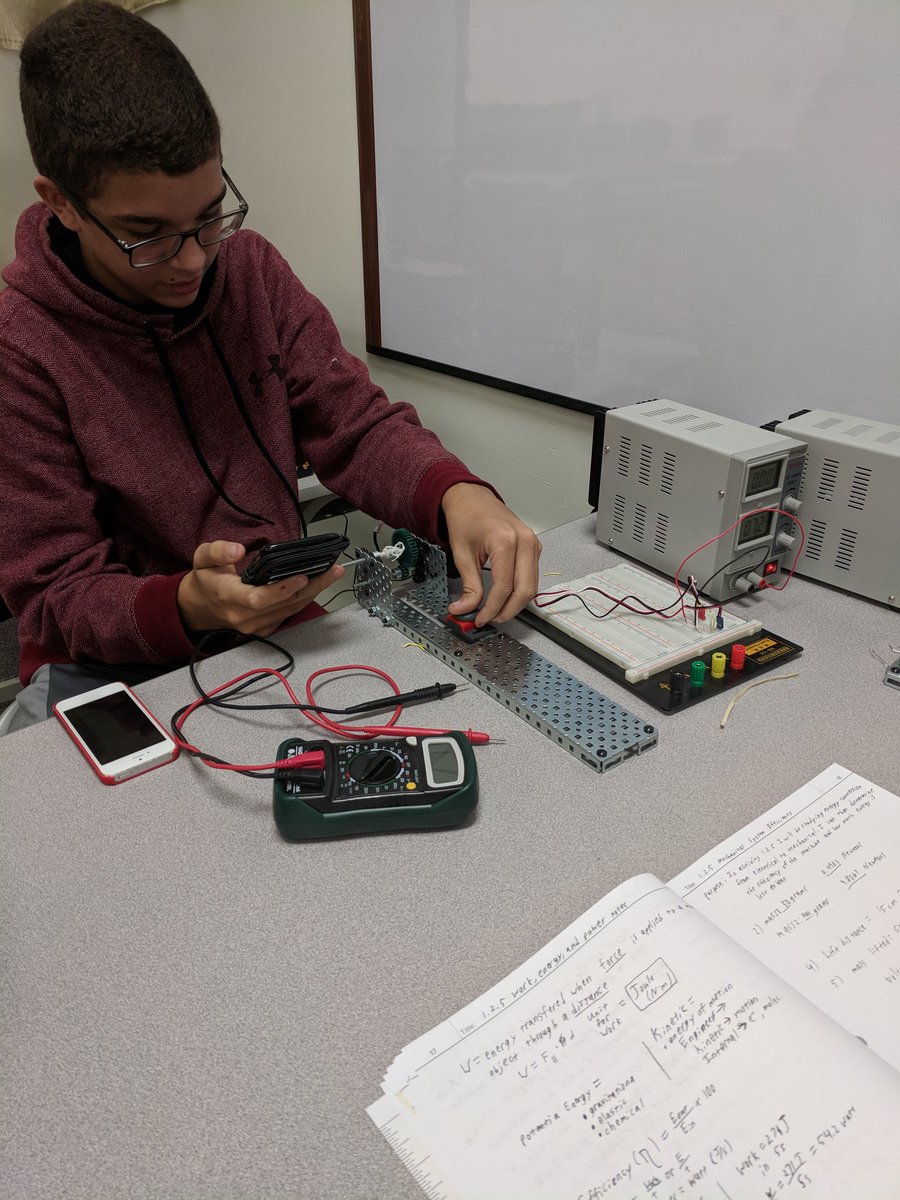ke_whalen's tweet image. Building machines and using them to calculate work, power and efficiency. #WhenWillIEverUseThis? #MakingMathReal @MariemontSchool
