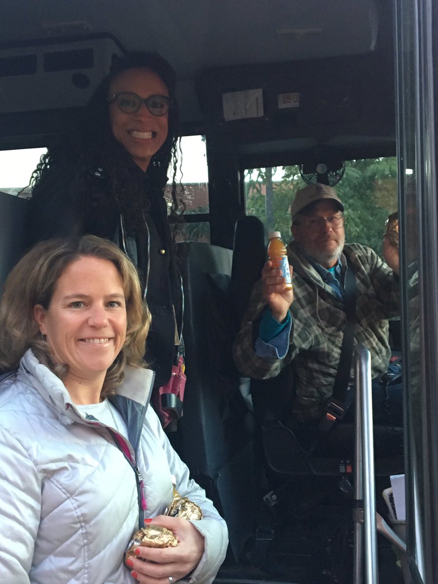 FDEStars's tweet photo. Our Bus Drivers &amp; Attendants are ROCKSTARS!  ⭐️⭐️⭐️ PTA sponsored Grab N Go breakfast! #LCPSBus2017 https://t.co/ahPoWNbjPG