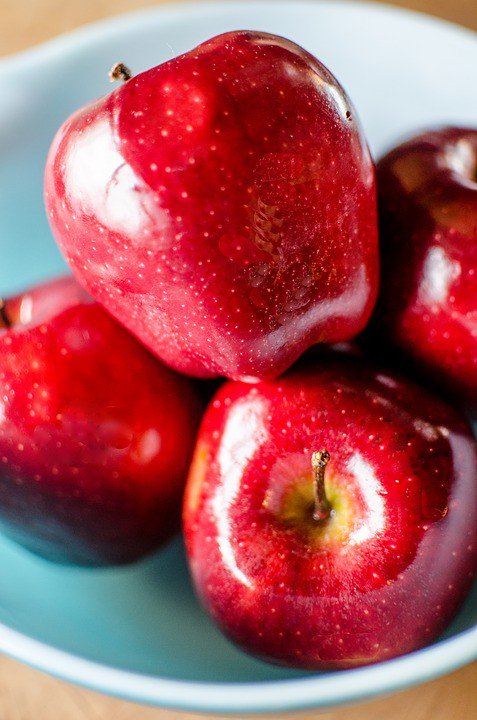 nutritionfixaz's tweet photo. #FoodCravings are merely a feeling. Go for a healthy snack to stop giving into temptation 🍏🍎 https://t.co/7mAm38gs2m