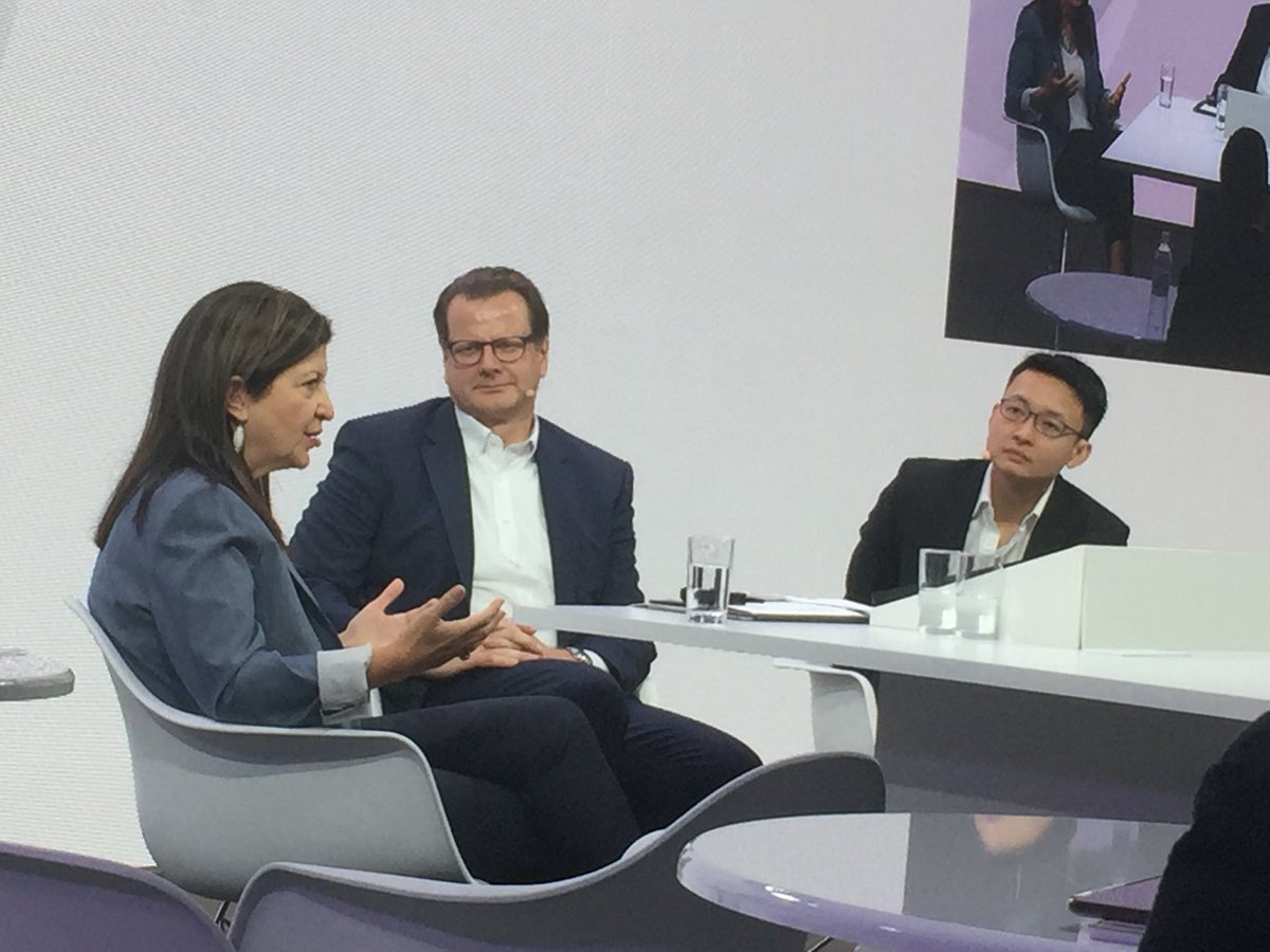 rajamaiya's tweet photo. #Sibos @obussmann Pat Chaukos from #OSC Bernard Wee from @MAS_sg talking on #regulatory #sandbox @Finacle #reghackto https://t.co/pdYWSuXWy0
