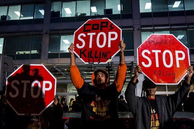 Chicagoist's tweet image. Chicagoans Will Rally Today For Third 'Laquan Day' Honoring Teen Shot 16 Times Police
 chicagoist.com/2017/10/18/chi…