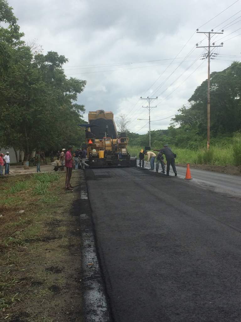 mintransporteve's tweet photo. En la Local 08, tramo carretero Las Lapas - El Guapo se registra un avance de 12% en los trabajos de rehabilitación vial #ANCJuramentoDePaz https://t.co/SoMUdr5N1U