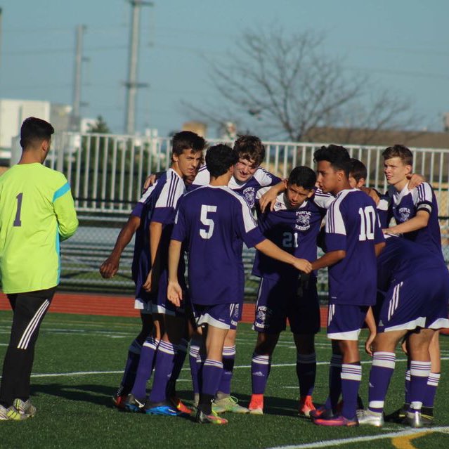 HolyokeHSSoccer's tweet photo. #NewProfilePic https://t.co/yBzciHeg1N