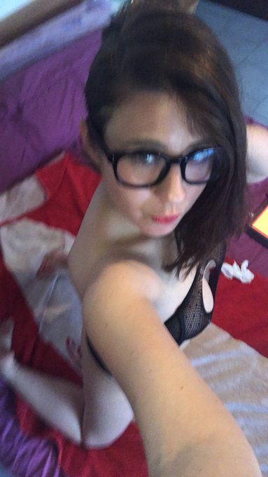 Buon pomeriggio amici @Cam4_IT @Rocco_Siffredi https://t.co/eF92P6ovk7<a class="tags" target="_blank" title="On Twitter" href="/?out=eyJ0eXAiOiJKV1QiLCJhbGciOiJIUzUxMiJ9.eyJpYXQiOjE3MjIzOTI5MzcsImlzcyI6InR3cG9ybnN0YXJzLmNvbSIsIm5iZiI6MTcyMjM5MjkzNywiZXhwIjoxNzUzOTI4OTM3LCJyZWRpcmVjdF91cmwiOiJodHRwczovL3R3aXR0ZXIuY29tL0NhbTRfSVQifQ.BSWICPhoEHMChxm661rgrjMMs1UN7yy6dfnGd523q8zzLorCEkFrqZOQhRp7v4OZ4jen6RdAKnjOVTmNzUgOXQ">@Cam4_IT</a><a class="tags" target="_blank" title="On Twitter" href="/?out=eyJ0eXAiOiJKV1QiLCJhbGciOiJIUzUxMiJ9.eyJpYXQiOjE3MjIzOTI5MzcsImlzcyI6InR3cG9ybnN0YXJzLmNvbSIsIm5iZiI6MTcyMjM5MjkzNywiZXhwIjoxNzUzOTI4OTM3LCJyZWRpcmVjdF91cmwiOiJodHRwczovL3R3aXR0ZXIuY29tL1JvY2NvX1NpZmZyZWRpIn0.2soiqRrAi7jJLvJlGQV-48yaG0E9A2EyX0N8Mg-BcoTjv_GQc6nMoxk6TMBUKFbEi6ZTkbGSgdmj7crDFJgtDw">@Rocco_Siffredi</a><a href="/tag/fetish"class="tags"><span>#fetish</span></a><a href="/tag/erotica"class="tags"><span>#erotica</span></a><a href="/tag/cam4"class="tags"><span>#cam4</span></a><a href="/tag/merculed%C3%AC"class="tags"><span>#merculed&igrave;</span></a>