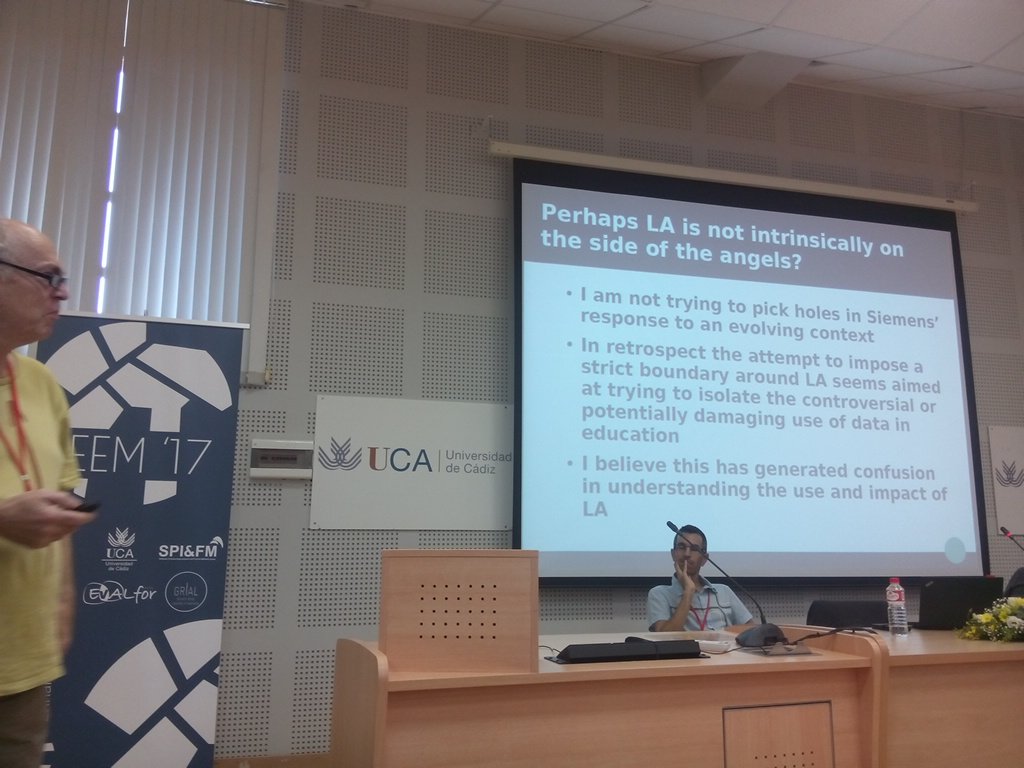 snolaresearch's tweet photo. @daigriffiths sharing his reflections about #LearningAnalytics at @TEEMConference @snolaresearch #TEEM2017 https://t.co/hMjpntRWM5