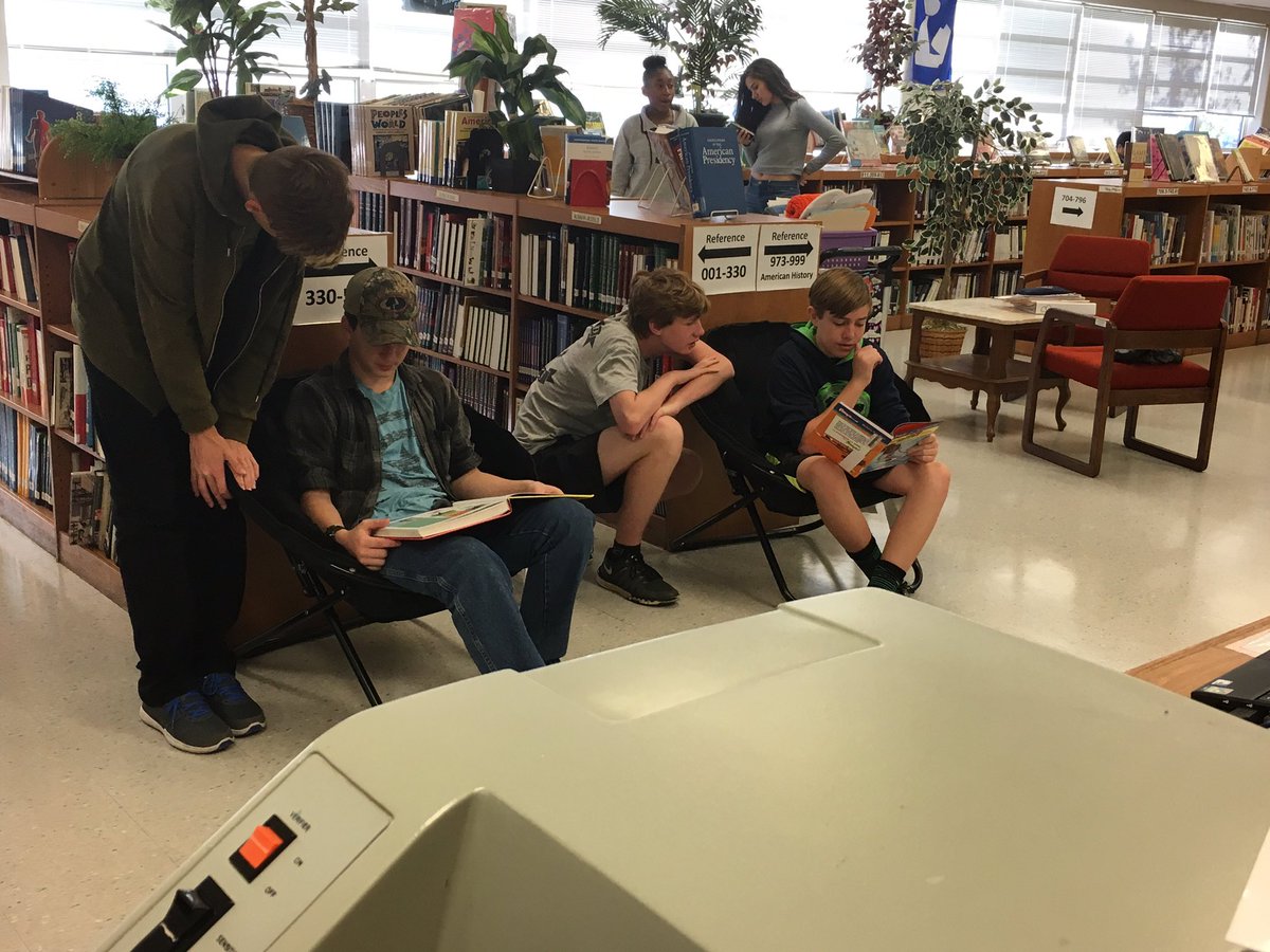 CHSCometLibrary's tweet photo. Ss in @rosieruzzi #Eng9-1B visit the Library for Orientation and book check out! Ss excited to check out and #read #bcpslmp #cometsread https://t.co/VB60nRwD79