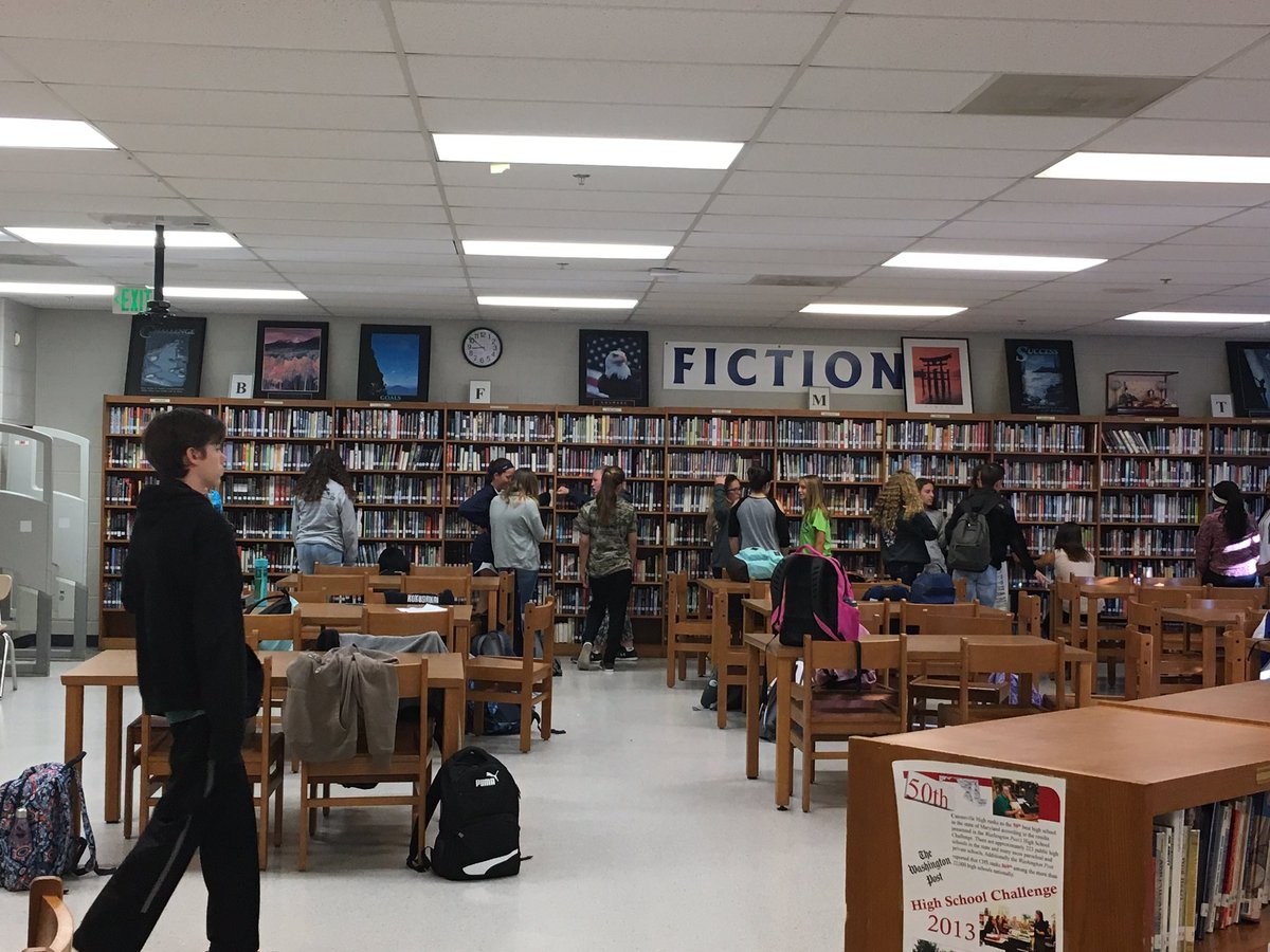 CHSCometLibrary's tweet photo. Ss in @rosieruzzi #Eng9-1B visit the Library for Orientation and book check out! Ss excited to check out and #read #bcpslmp #cometsread https://t.co/VB60nRwD79
