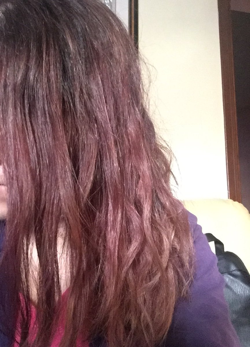 ChiaraRossi_AE's tweet photo. Dopo anni di tentativi con scarsissimi risultati...finalmente i capelli mossi!Solo grazie a @Lavi_B poche semplici mosse,ottimo risultato! https://t.co/0igStqKfFp