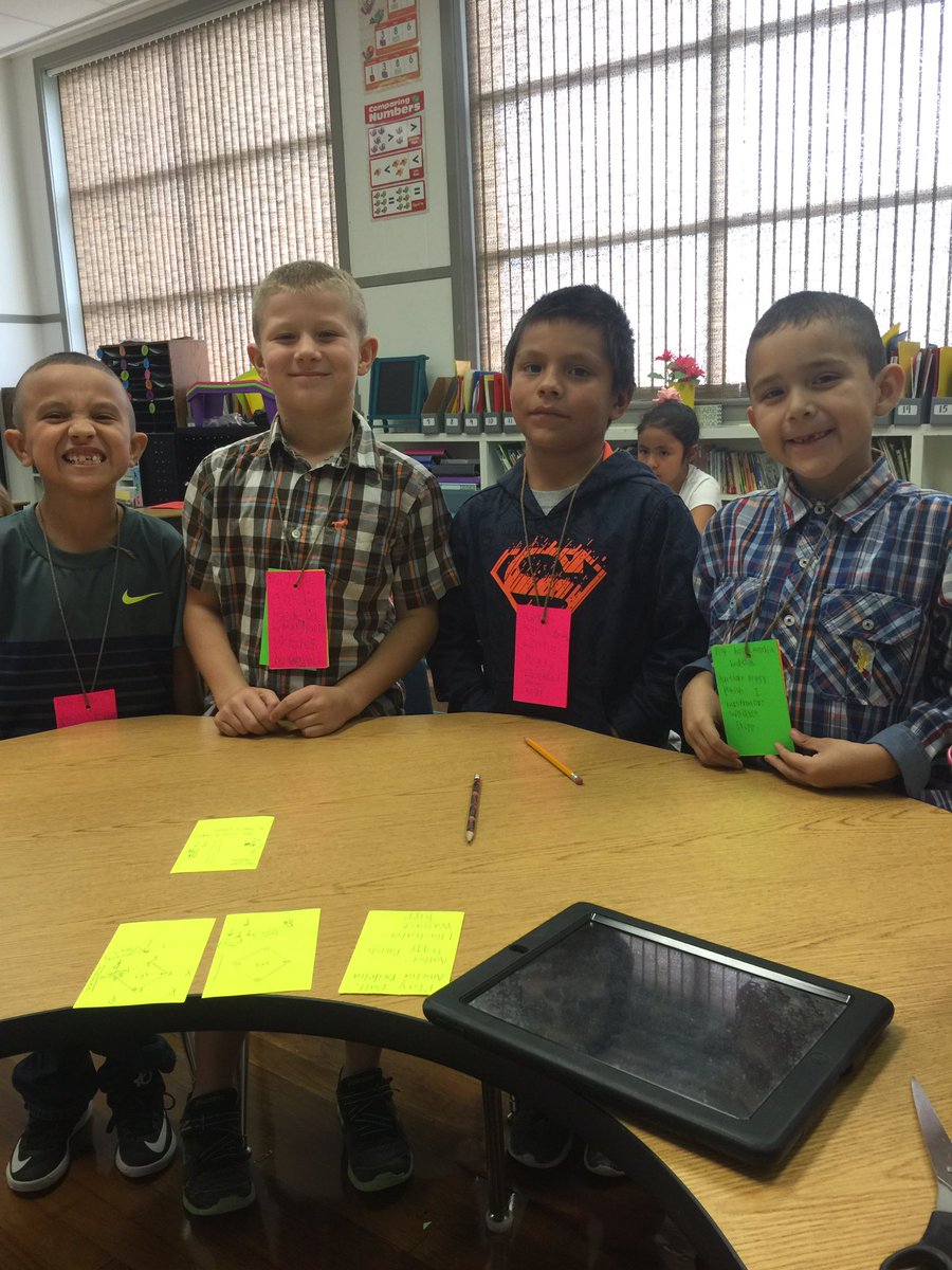 MrsBaethgeClass's tweet photo. Making our story necklaces for Play Ball, Amelia Bedelia. #October17NSE https://t.co/Cv0nXIL4Xf