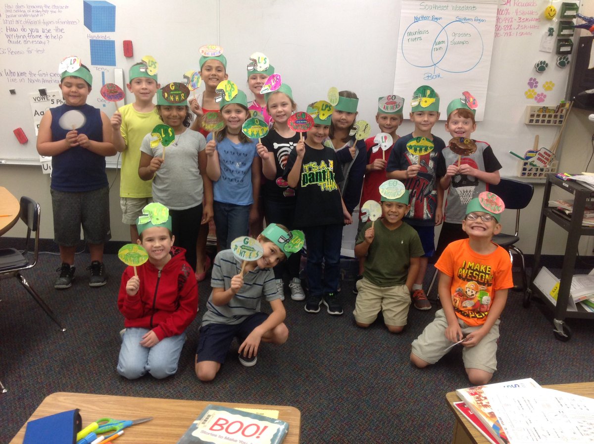 MsBuckner8704's tweet photo. Ready for the homecoming parade🐾🐾 #celebratelps https://t.co/DszUgNYIFe