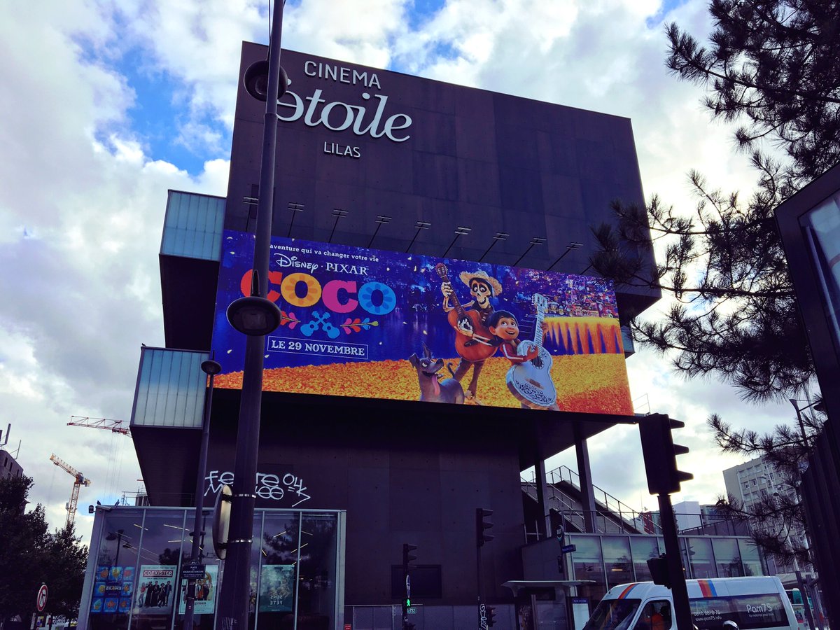 #EtoileLilas aux couleurs de #COCO ! On s'habille ! 
Dès le 29 novembre dans votre cinéma.
<a href="/DisneyFR/">Disney</a> <a href="/DisneyStudios/">Walt Disney Studios</a> #bache