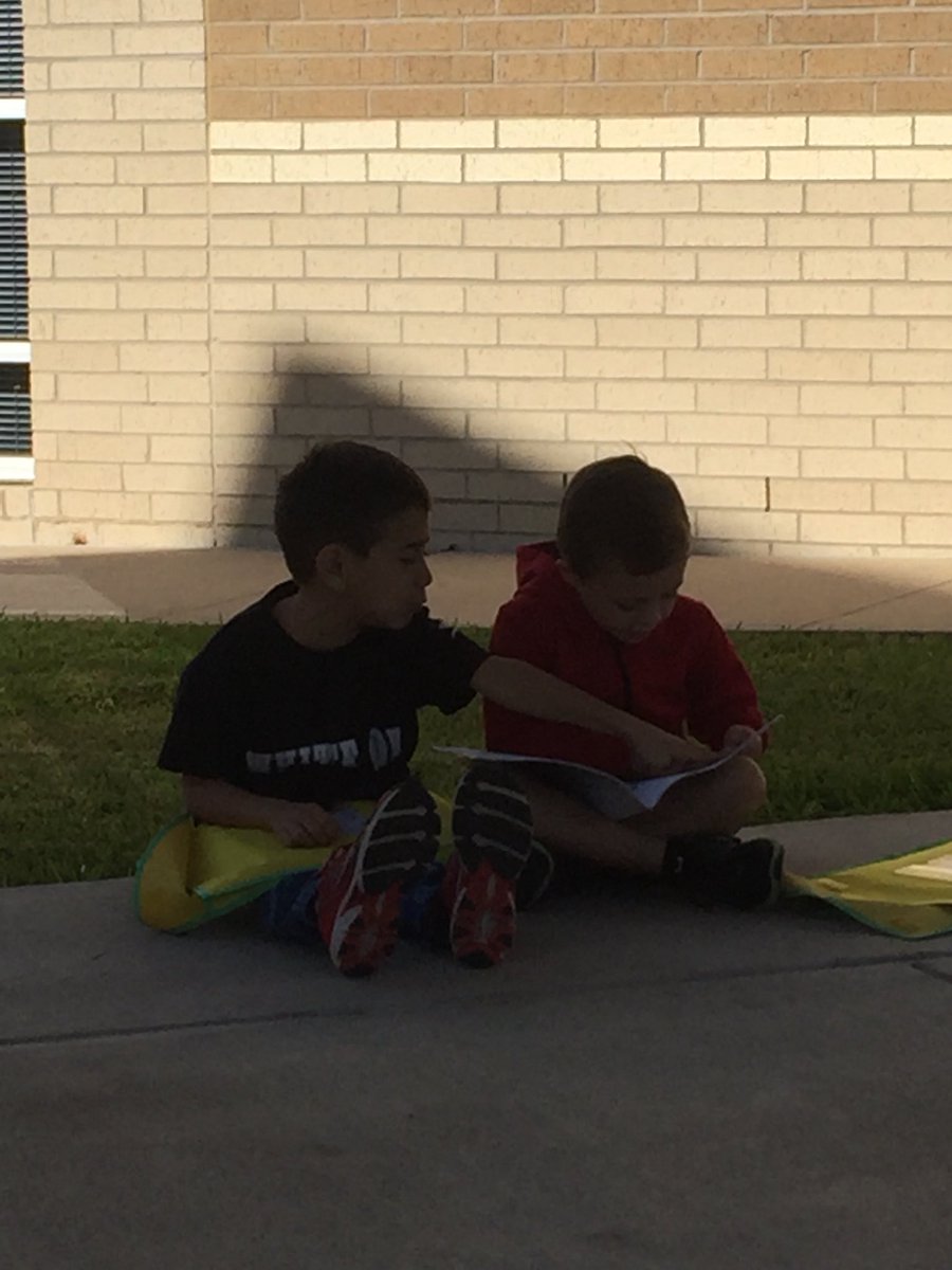 KinderMrsWhite's tweet image. Being removed from your room for technology work in your ceiling isn’t so bad! @BlackBearkats #bearkatbest #beautifulout