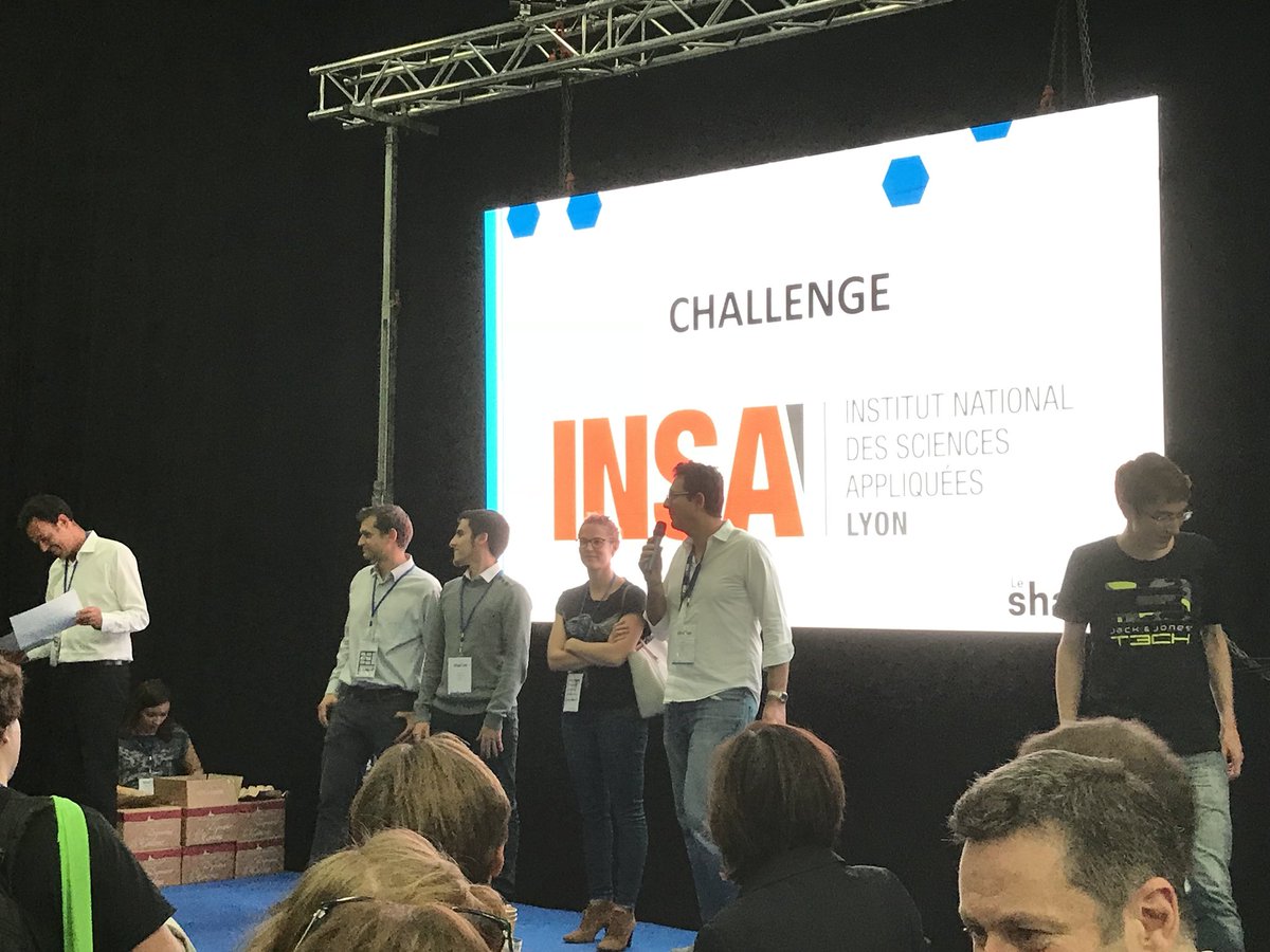 Ker_Team's tweet photo. Félicitations aux équipes gagnantes du #Hackathon de #leShaker2017 et merci à tous les partenaires ! #emploi #innovation https://t.co/NY5IjJcCEW