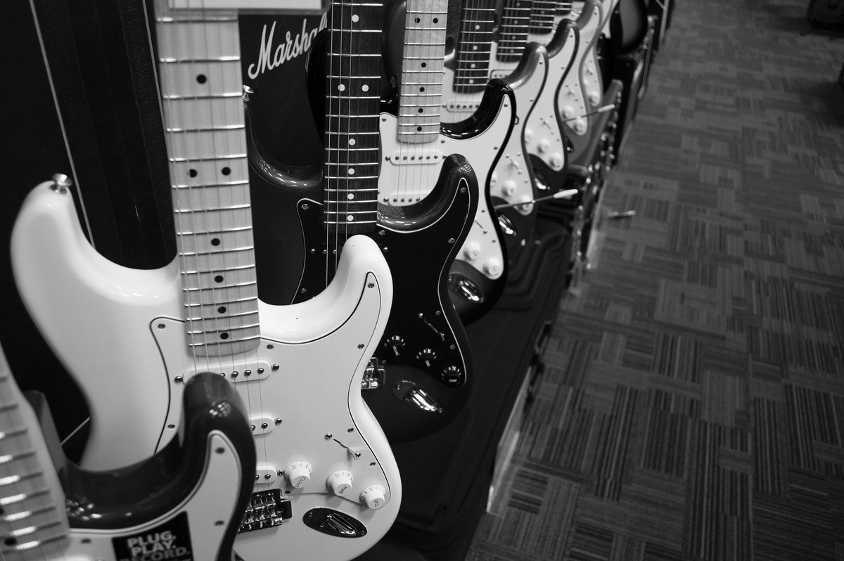 Mixing Electric Guitars: 5 Tips to Properly Mix Electric Guitars masteringbox.com/mixing-electri… #mixingguitars