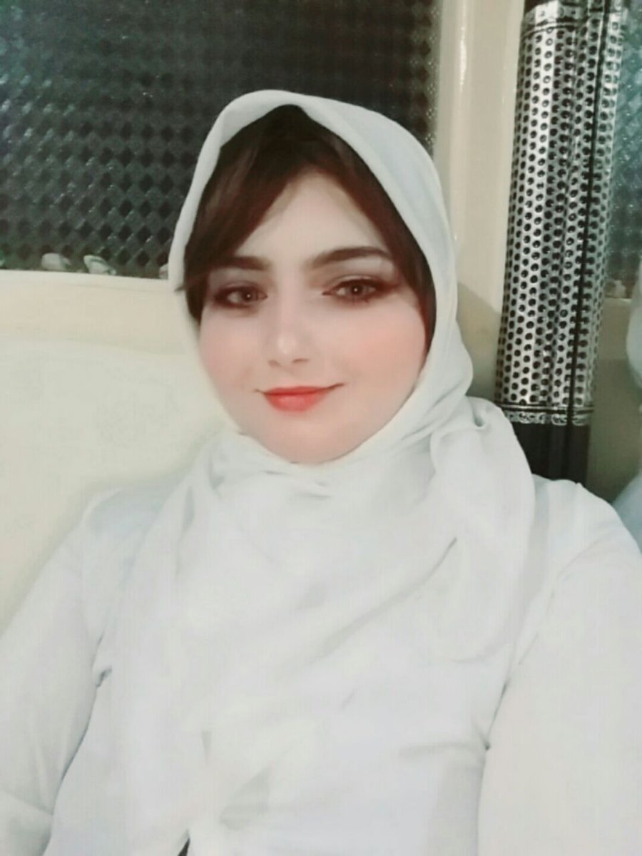 ClTHTYBVqdfPQno's tweet photo. @SsOo0s @reemabdulaziz28 الرجل ياعيني لوتزوج وحدة مثل هاي ما راح يعدل.الله يخلينا ازوجنا https://t.co/tDv98vskgZ