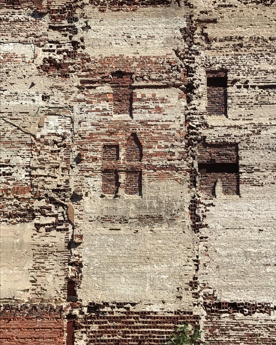 downtownWS's tweet photo. Progress sometimes reveals the past #DTWS #FindItHere https://t.co/lt9QUKzI6V
