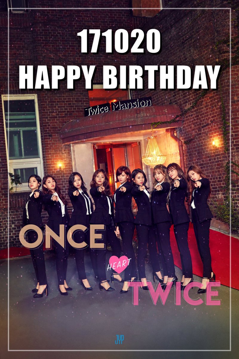 19961109com's tweet photo. Im glad to meet TWICE and momo in my life✨✨😊 https://t.co/FY5z3mftet