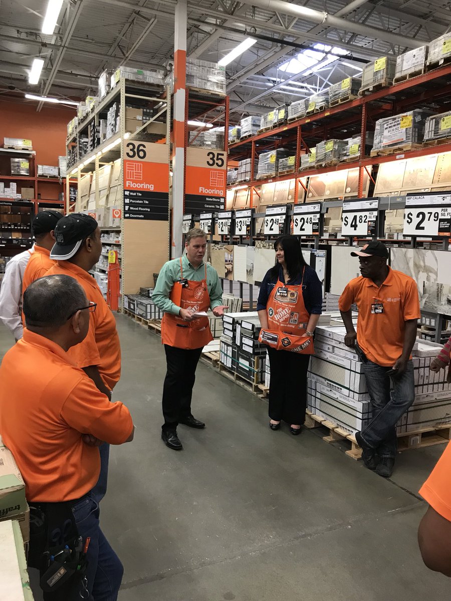 SM_2555's tweet photo. @karikwallace @HD_Brian_Z @paulclymer @JoeZuniga1 BRIAN and Kari giving great recognition to 2555 MET during a great walk this morning. https://t.co/BdgZJ691Cn