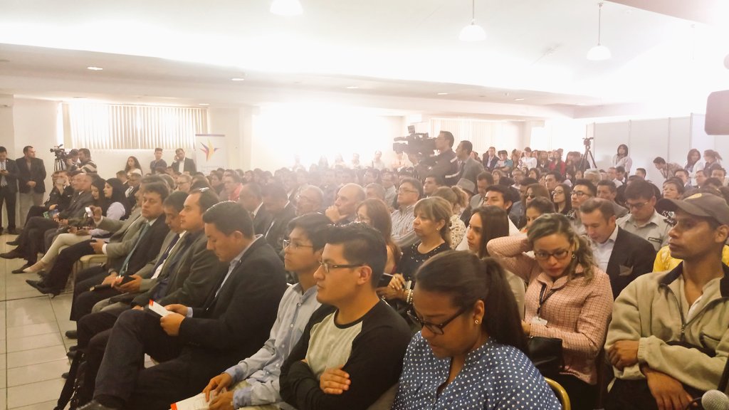 Produccion_Ecu's tweet photo. .@EvaGarciaFabre: Sigamos prosperando, juntos llegaremos más lejos. Nada para ustedes, sin ustedes. https://t.co/LM4IpZnUCM
