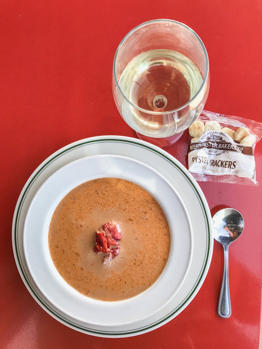 MariosOceanClub's tweet photo. Here it is! Lobster Bisque paired w/ Foris Pinot Blanc #chowderroom #truelove #ThrowbackThursday @EatDenverC @DenverWestword @ZagatDenver https://t.co/TNnRqyVWR6