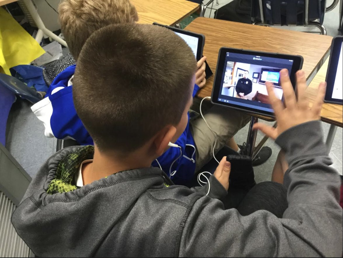 MrMarkGarner's tweet image. Ss used Hyperdocs to #SaySomething during today's #LMSMissionLesson!  Hyperdocs are awesome, thank you @iveyfhomer! #LMSWild