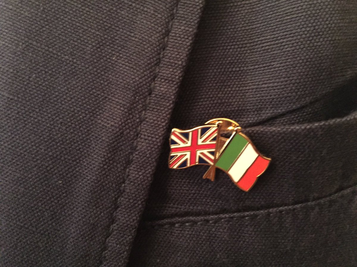 UKinItalia's tweet photo. Un grande onore ospitare oggi i 12 giovanissimi vincitori del concorso #Kangourou della lingua inglese. Well done!!! @CambridgeEng #Aisli https://t.co/tnqa4HEtYS