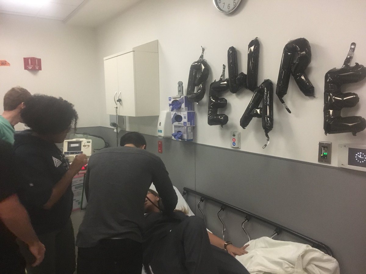 ScottHeinrich14's tweet photo. Excellent Halloween-themed escape room sim for #emconference @RushEmergency @SHockEMSim @ALMannixMD https://t.co/0cThWJpZpF