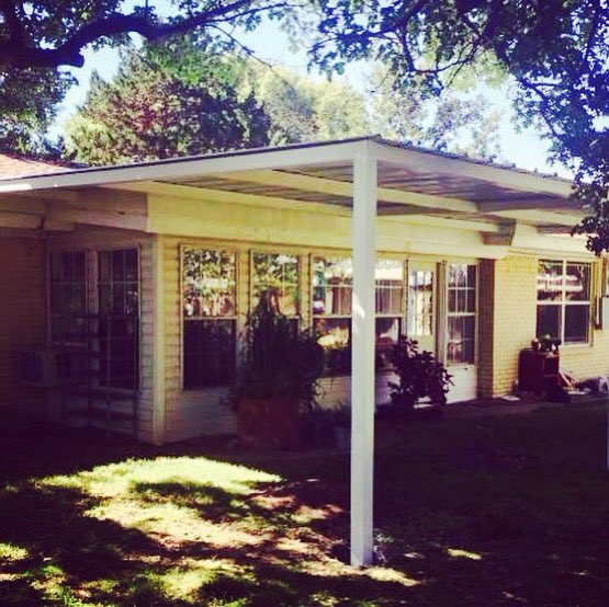 6jconstruction's tweet photo. The back porch is coming along Its been painted &amp; is now almost finished #6JConstruction #backporchliving #lubbockremodel #outdoorspace https://t.co/1oCiLztmnA