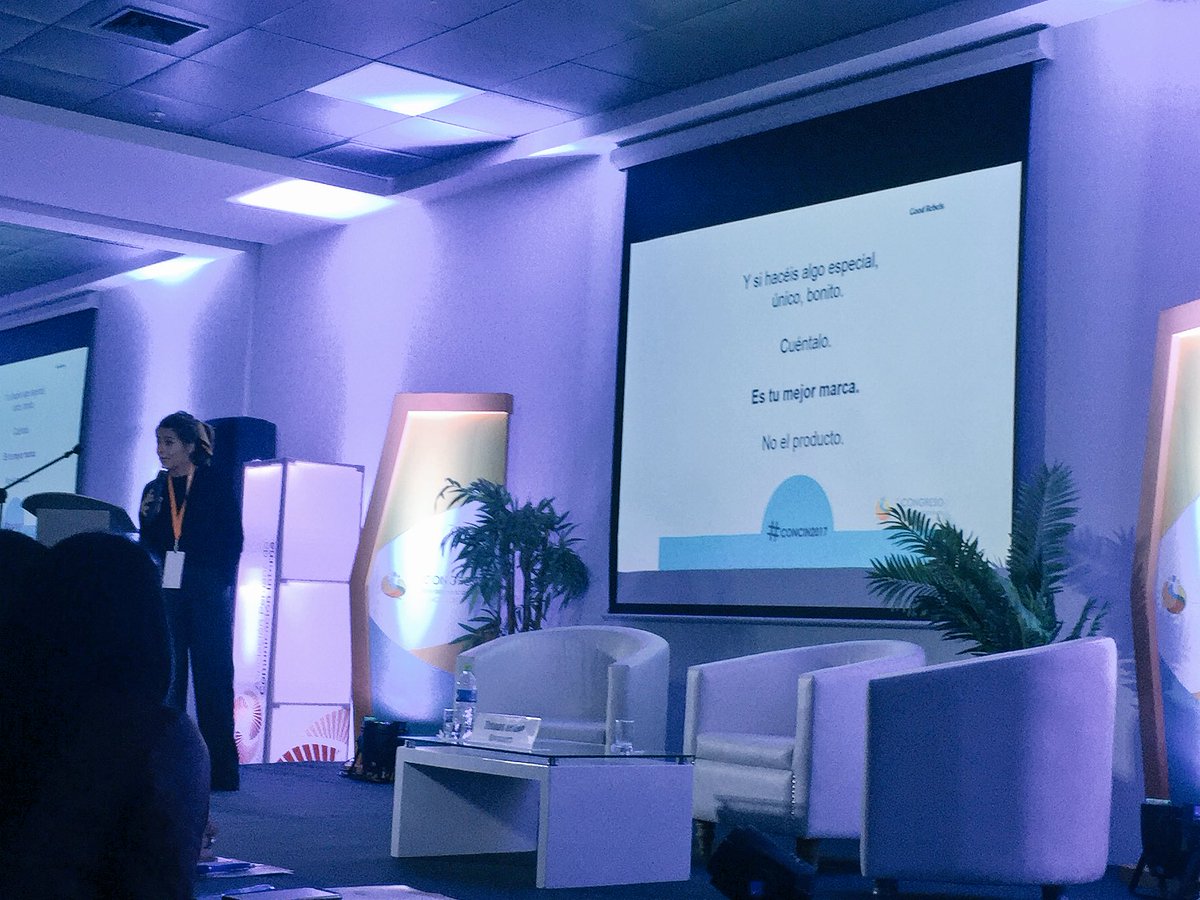 lizBCN's tweet photo. @albabupe de Good Rebels: poner la tecnología al servicio del equipo, no al revés #Concin2017 @GoodRebels https://t.co/YPEqgHkarH