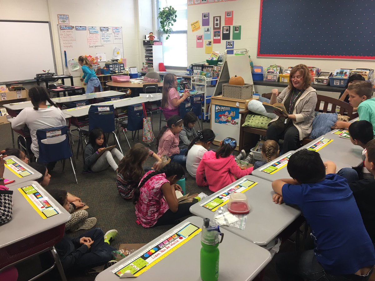 LizEpley's tweet photo. Making time for read alouds shapes positive attitudes about books! These kids ❤️this one! #defendreadaloud @Meadowview68 #gofoxes https://t.co/VR1eFqOvKu