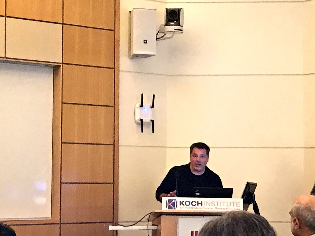 ara_anderson's tweet photo. Now prostate clinician & cancer ecology hero Ken Pienta: The emergence of lethal prostate cancer in engineered microenvironmental #2017PSON https://t.co/UmqYEcZFgR