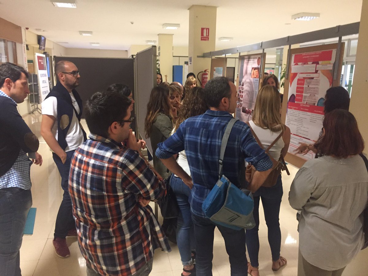 coni3p2015's tweet photo. Sesión de pósteres de ayer #Vcongreso #investigación #innovación https://t.co/FxLWOu1zIu