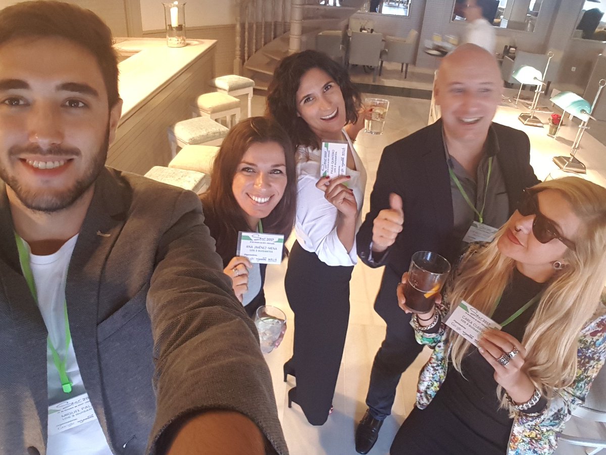 frikiporviajar's tweet photo. Ponencia, almuerzo y copitas en el @MeliaSPetri Todo un lujo!! @Los3Guisantes #SurEvent https://t.co/j1WHPNSQt2