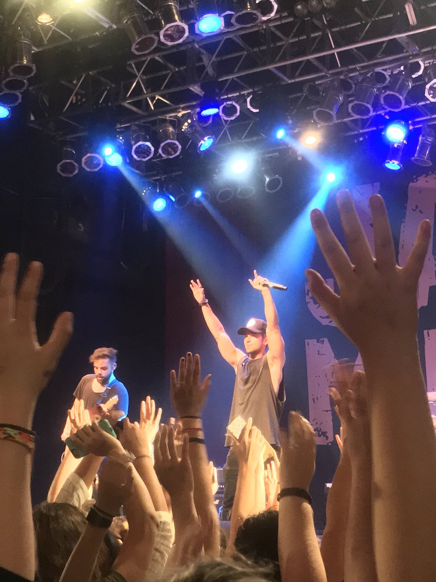 emily_havrilla1's tweet photo. A month ago from today was the best day of my life. Miss you @jakemiller canβt wait for the next tour #BackToTheStartTour https://t.co/rsYIQvry1Y