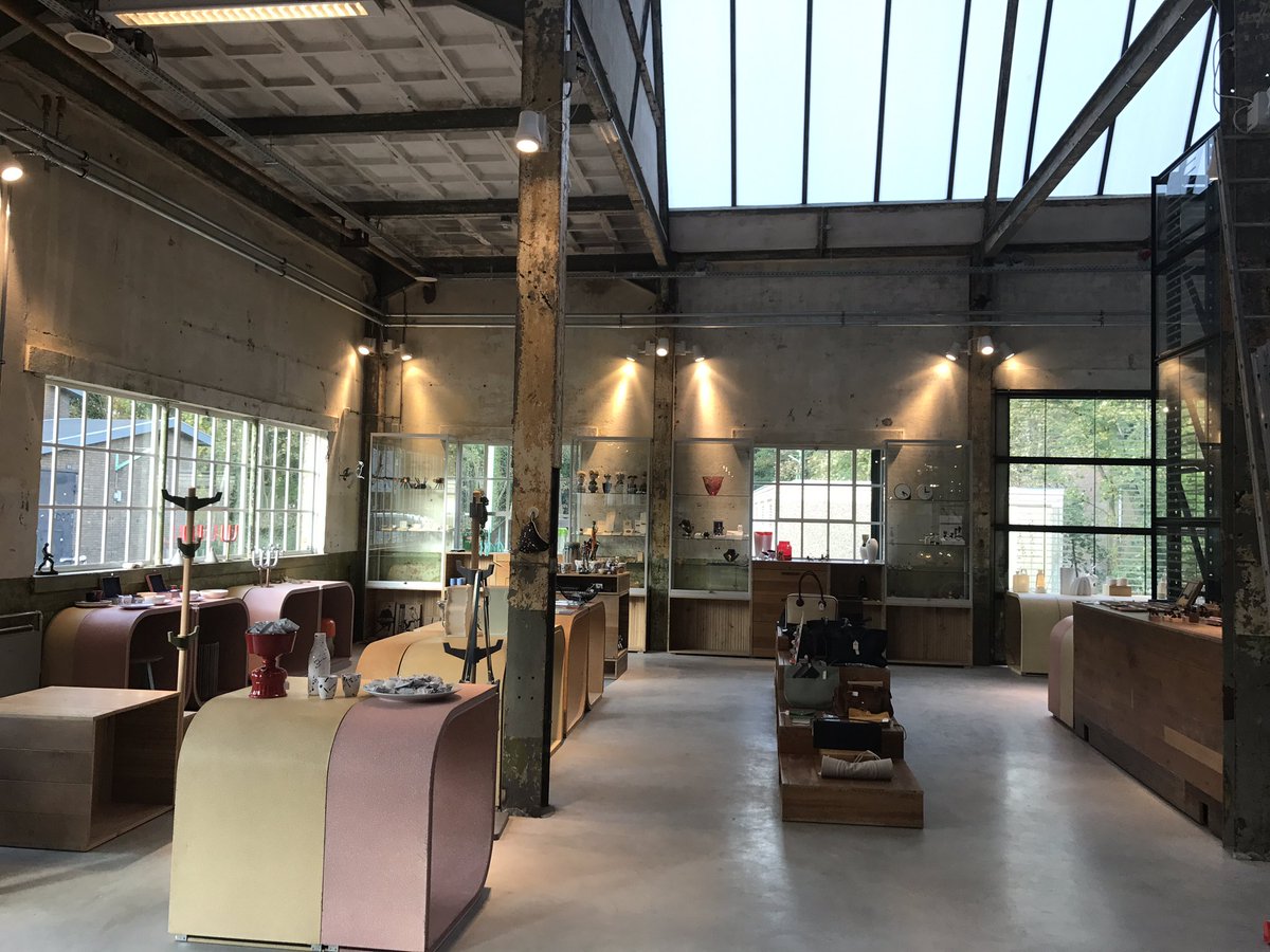 ellklaus's tweet photo. Even sneak preview bij de nieuwe venue van @Artzaanstad op het @Hembrugterrein. Wat een aanwinst op dit terrein! https://t.co/FppCddTIoY