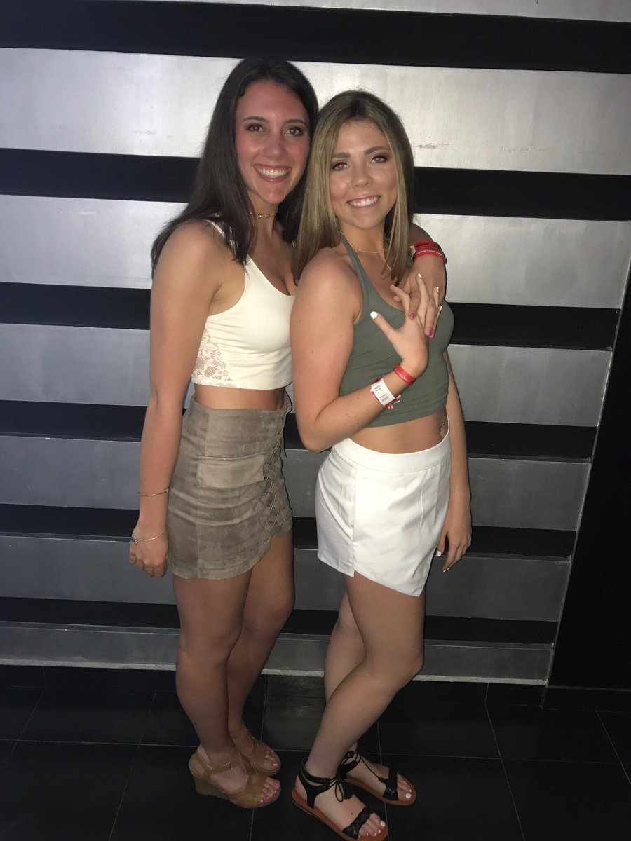 Benson_Aisling's tweet photo. Happy Birthday to my bestie @Megkassay Thanks for being you and ilysm💕 https://t.co/HfPBUlU2Vp