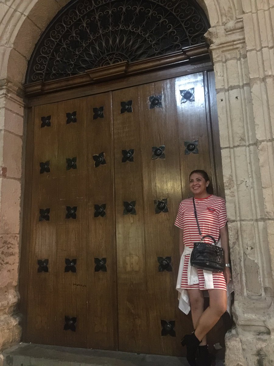 CarocLine's tweet photo. Mi #mexico es hermoso!❣️ #lovely #oaxaca #visitmexico 🙌🏼 #carolmirez #trip #culture #places #downtown #like #strippeddress #hm 💄 #mexican 💃🏼 https://t.co/IywkVWhNy0