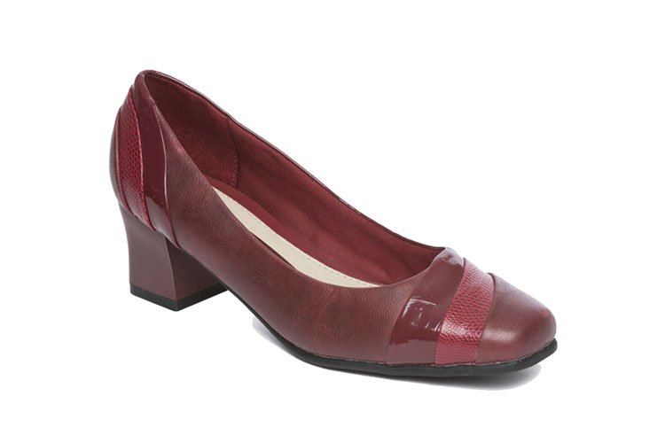Burgundy Ladies Shoes sizes 3 - 7 E Fitting, half sizes available £30.
Call 0800 112 3877. Free delivery in the Bradford &amp; surrounding areas