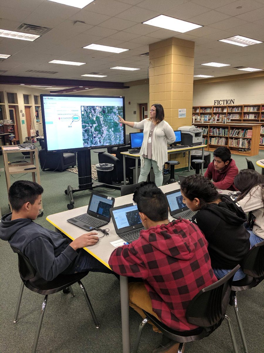 bagley_library's tweet photo. @Google Tour builder with Mrs.Bishop’s ESOL class! So fun! @MurrayESOL #GoogleEDU #murrayproud #morethanjustbooks #Googlecertifiededucator https://t.co/LXlM7SaMLB
