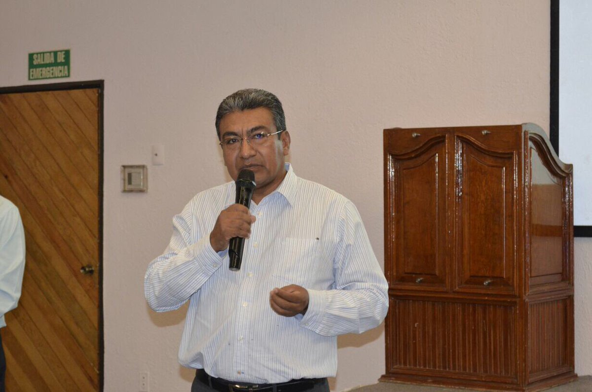 ExpresaOaxaca's tweet photo. . @Oaxaca_ASE imparte el tercer curso para capacitación sobre armonización contable para presidentes municipales de la Mixteca https://t.co/ki2doxVGJy