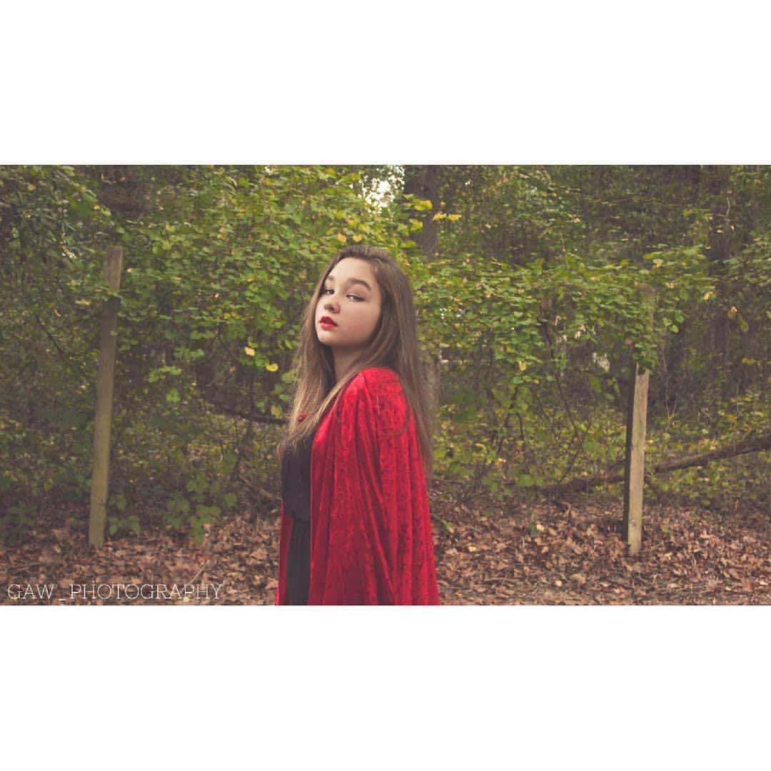 GawPhotography's tweet photo. Halloween photoshoot! 🎃 https://t.co/jhlQamqYvt