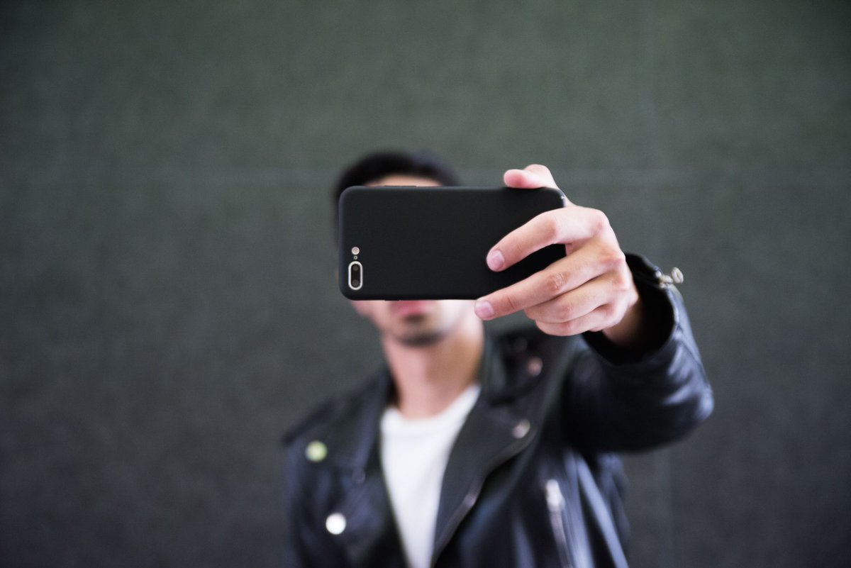 LuxArmorCases's tweet image. Minimalist. Thin. Strong IPhone Armor #minimalist #iphonearmor #startupday