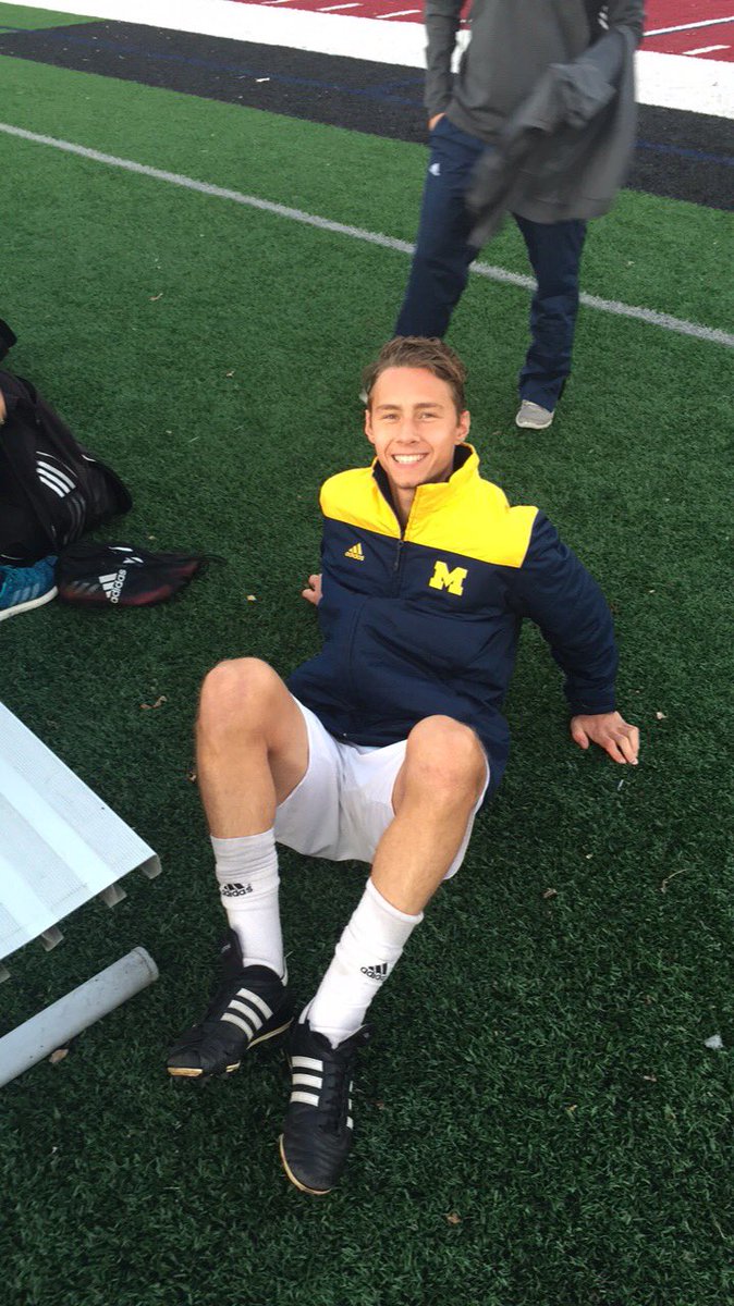 DylonDaSilva's tweet photo. I had the pleasure of stretching out Joey's Hammies this morning! Just look at his smile afterwards! #joeisfeelingood #Myguy #buddyJoe https://t.co/JYecsgmqjl