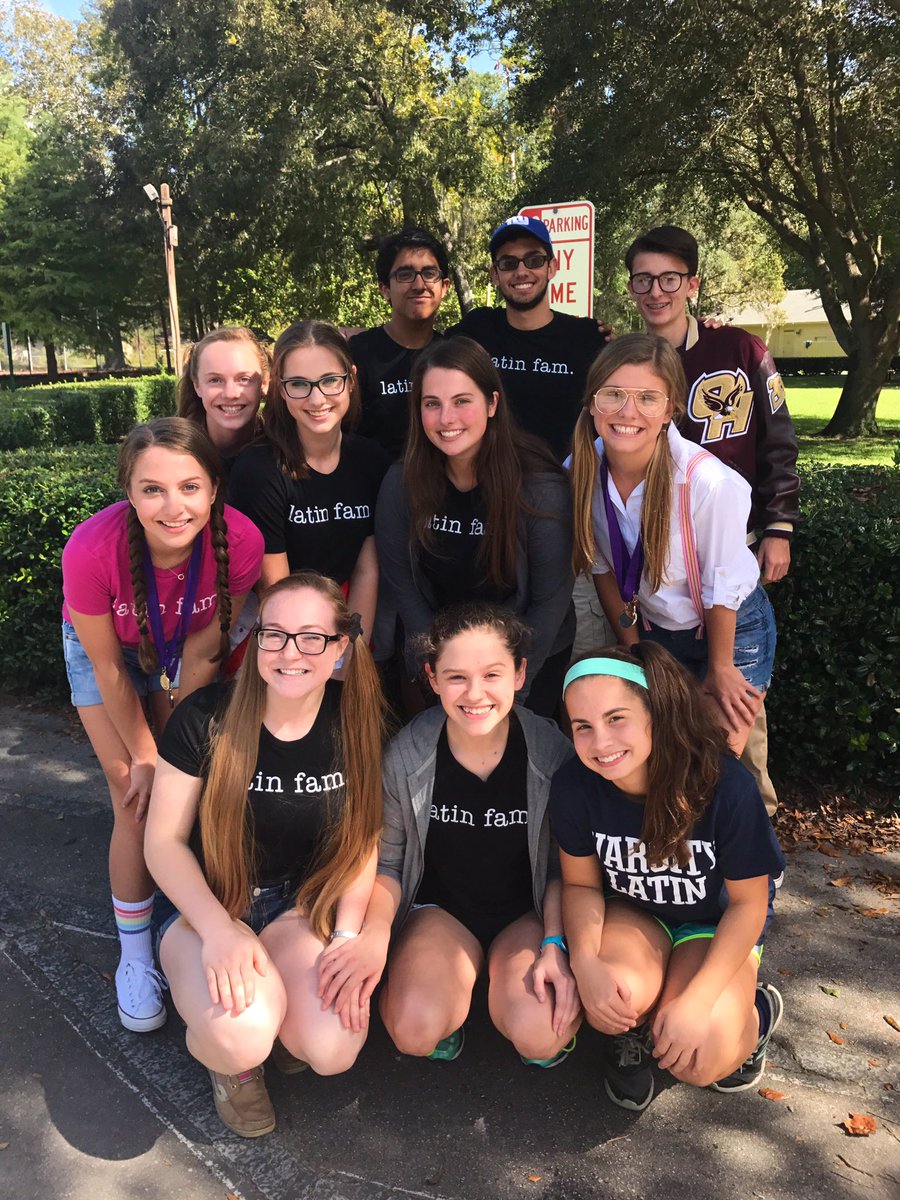 ohsjcl's tweet photo. Mathletes vs. Athletes 👨🏻‍🏫🏃🏾‍♀️ #hoco2017 https://t.co/5SzaWRKFT2