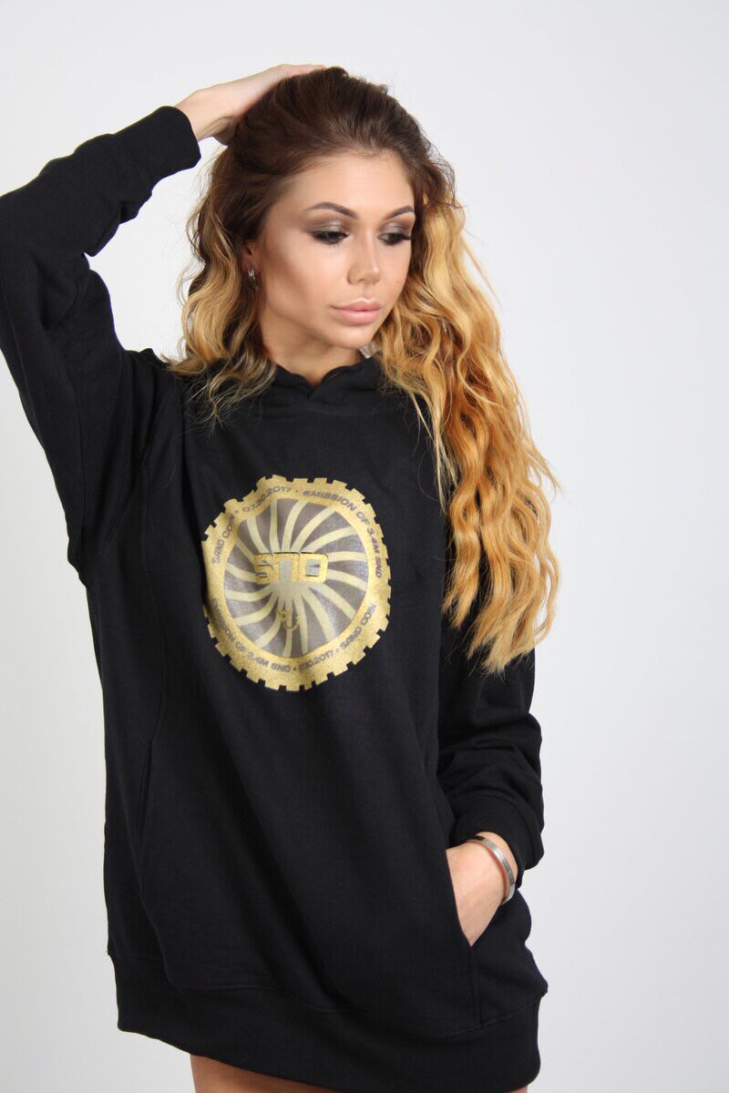 ruslanyocto's tweet photo. Here we go! New SandCoin's Maria looks with our stunning merch. Want to wear this great t-shirts or hoodie? Contact us! #ico #cryptocurrency https://t.co/jiW7Ird1h3